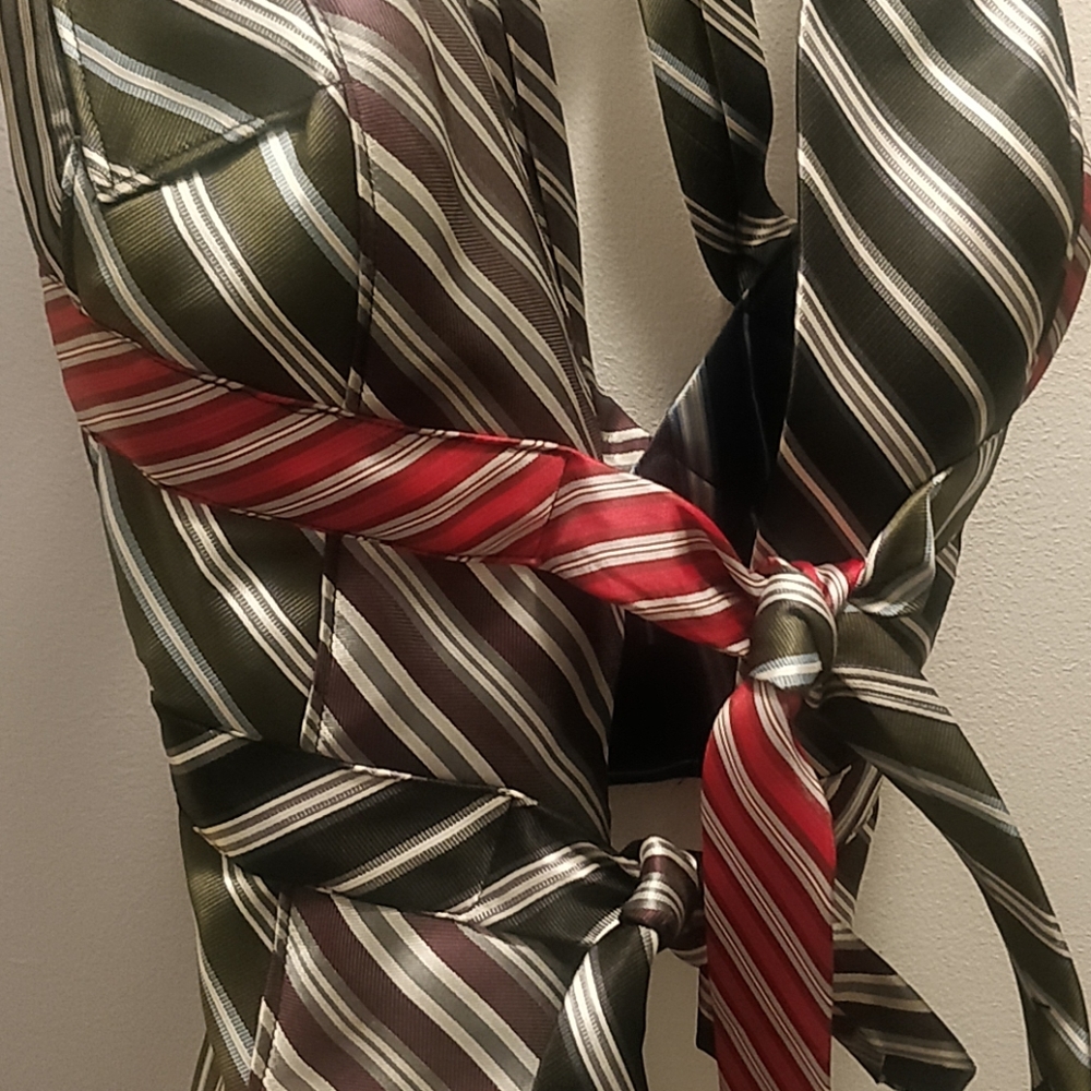 Sohung designs tie top!